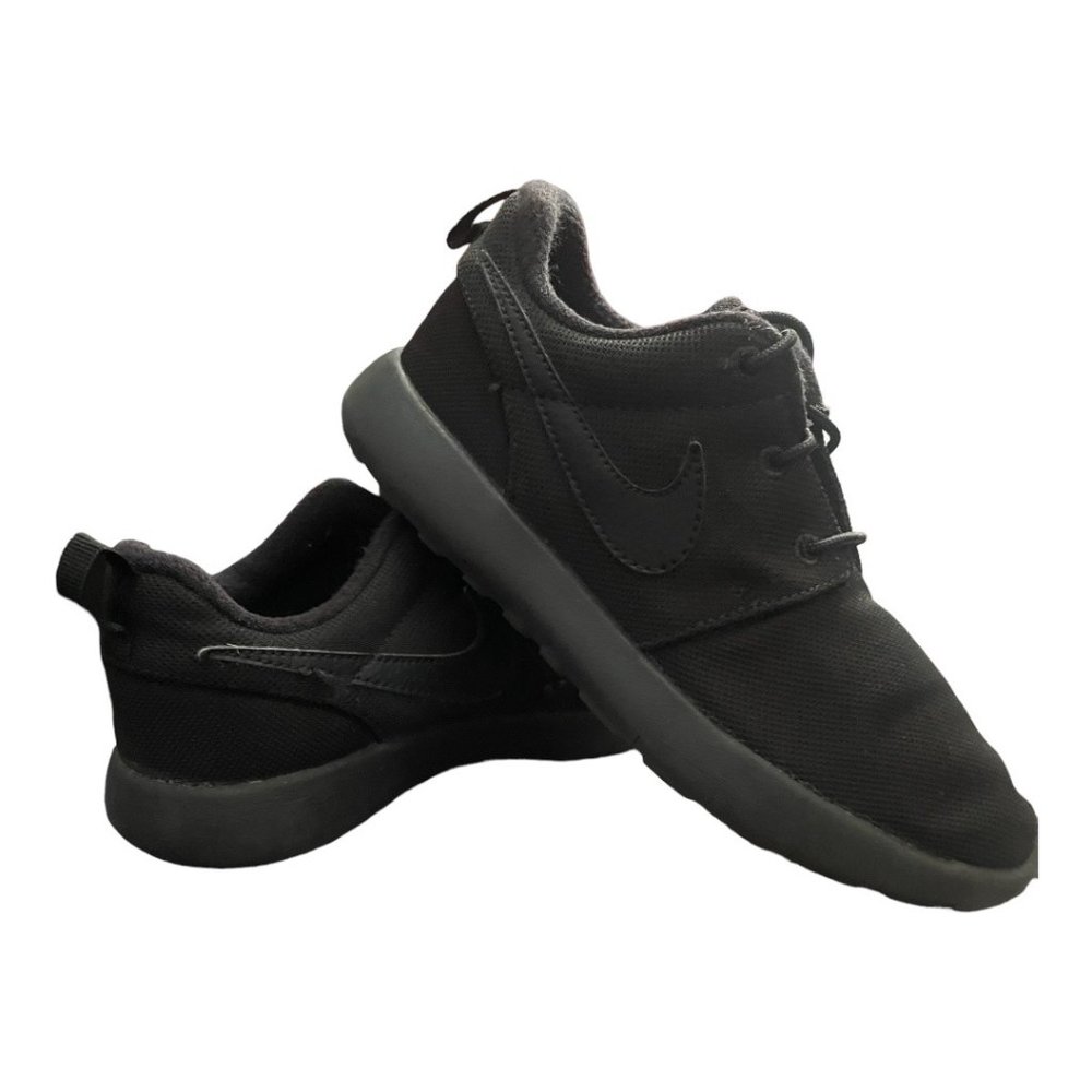 Roshe Run Boys black  size 2